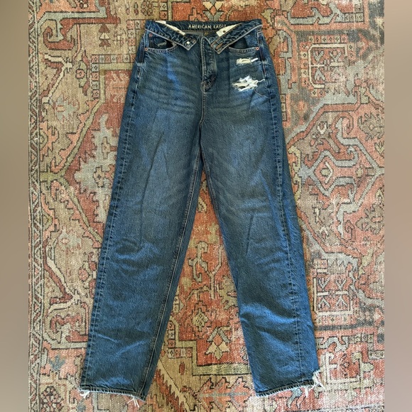 EUC American Eagle Outfitters High Rise Ripped Baggy Straight 90s Jean Size 4 - Picture 5 of 8